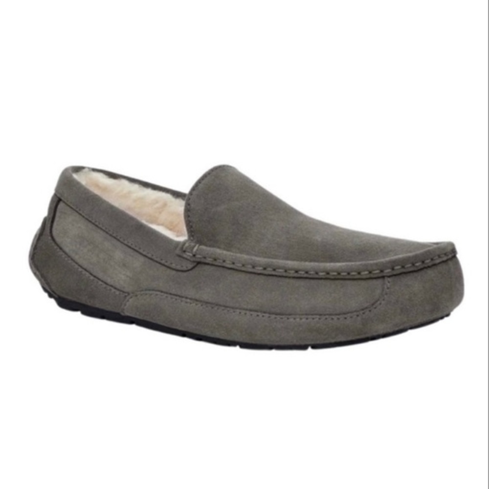 UGG MENS ASCOT SUEDE SLIPPER SIZE 8